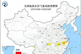 约老师不开心？赛后约基奇欧文拥抱 看约老师这小嘴撇的